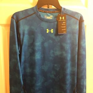 Under armour fitted cold gear.